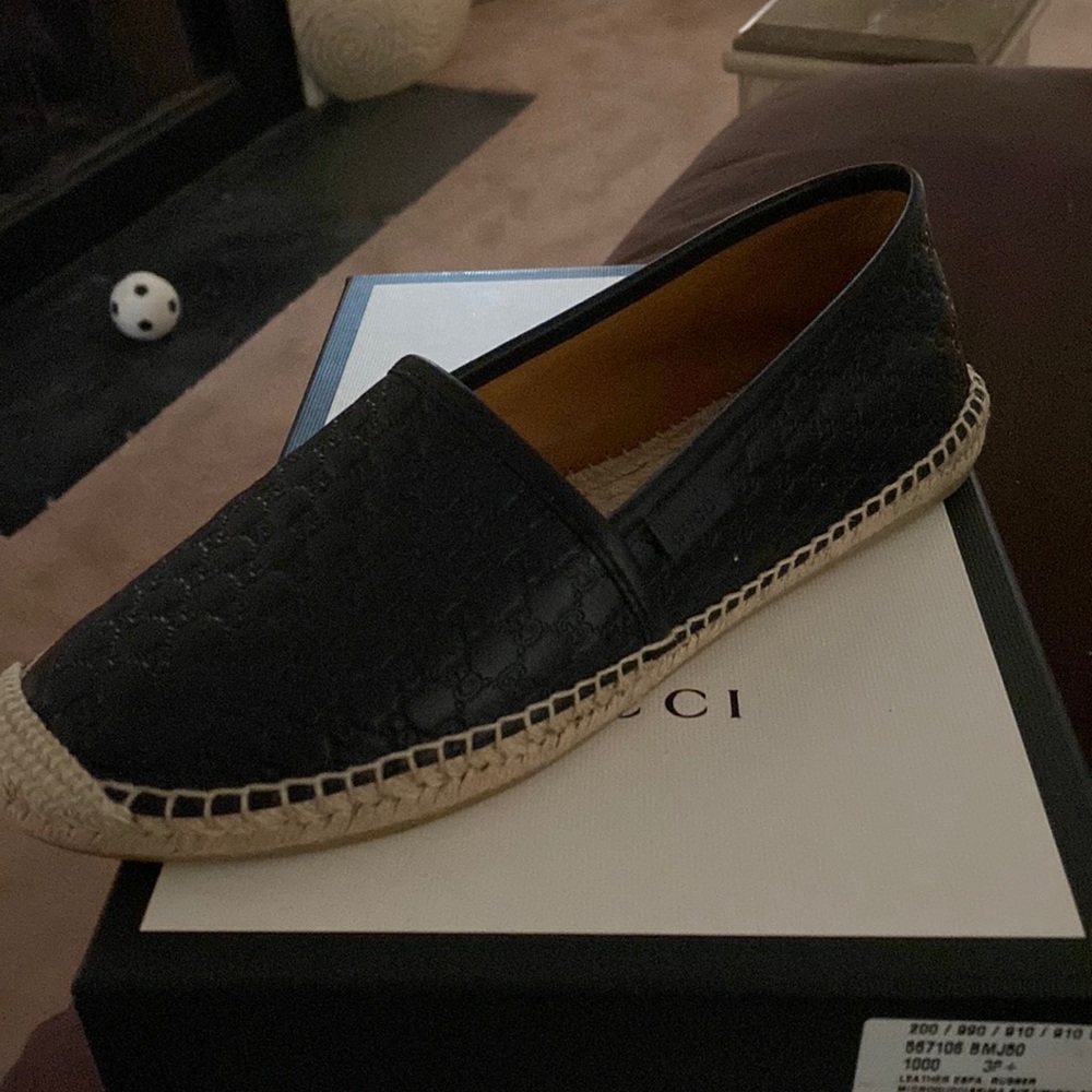 Nice Gucci slip on, step in style